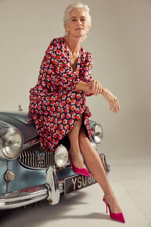 marksandspencer_JAEGER SS23_saty z cisteho hedvani s kvetovanym vzorem_6999Kc_lookbook.jpg
